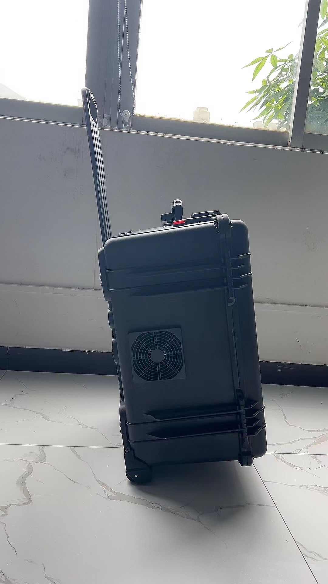 法库手拉箱型移动通信干扰器